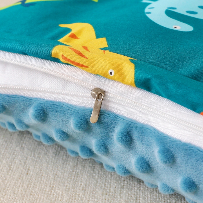 91家纺网 家纺一手货源 找家纺 小叮当家纺仓储工厂店 2025新款亲肤舒适儿童安抚豆豆枕枕头枕芯 恐龙派对