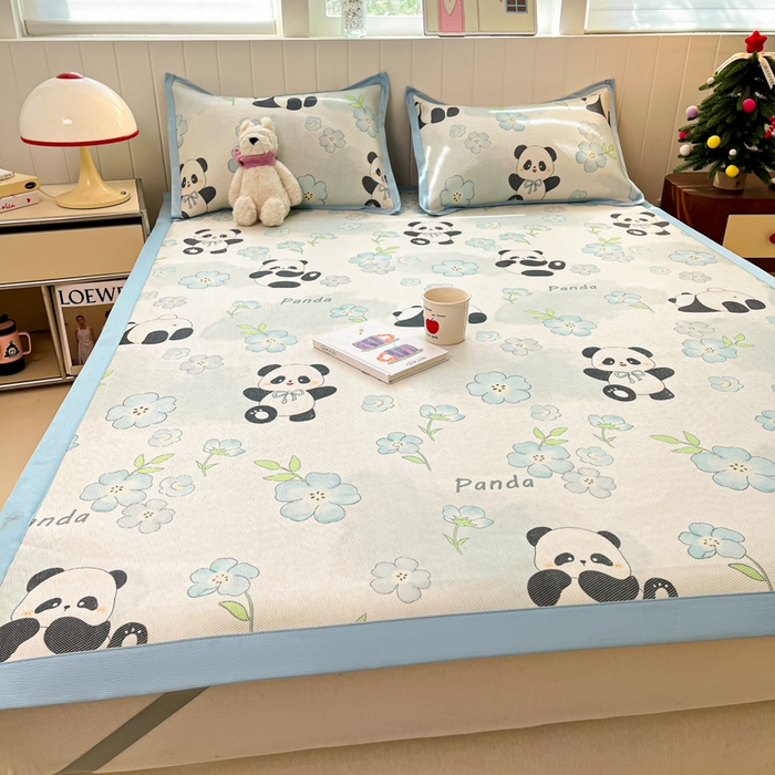 91家纺网 家纺一手货源 找家纺 小叮当家纺仓储工厂店 2025新款A类小清新卡通高品质冰藤印花床席款凉席席子-床席款 冰藤席-熊猫团团