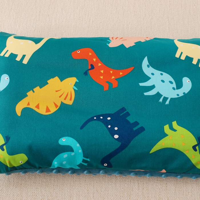 91家纺网 家纺一手货源 找家纺 小叮当家纺仓储工厂店 2025新款亲肤舒适儿童安抚豆豆枕枕头枕芯 恐龙派对