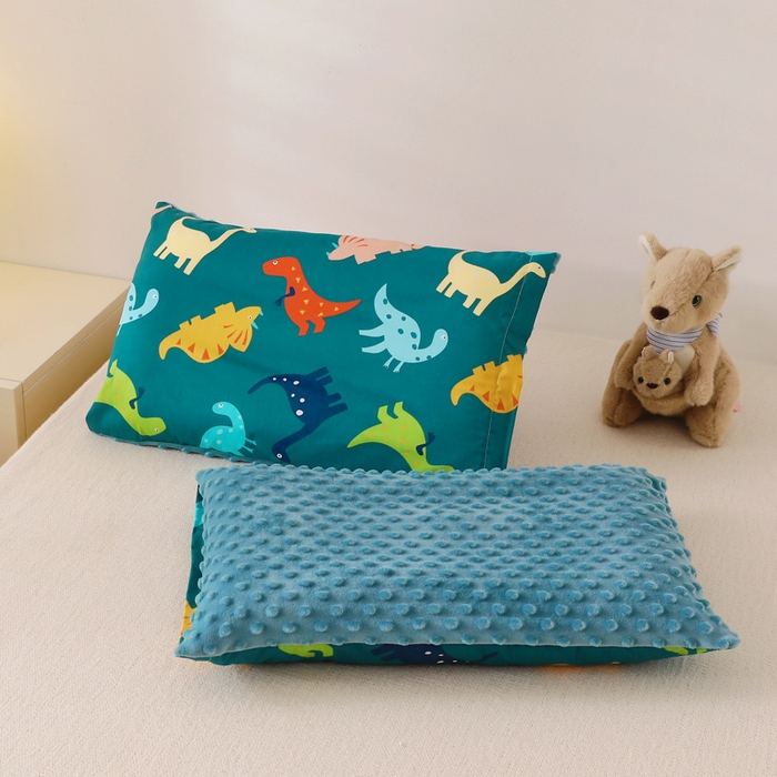 91家纺网 家纺一手货源 找家纺 小叮当家纺仓储工厂店 2025新款亲肤舒适儿童安抚豆豆枕枕头枕芯 恐龙派对