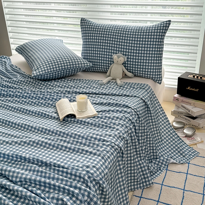 91家纺网 家纺一手货源 找家纺 十一家居 2025年新款ins无印风A类云朵亲肤水洗棉单床单——眠语系列 蓝小格