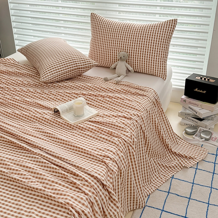 91家纺网 家纺一手货源 找家纺 十一家居 2025年新款ins无印风A类云朵亲肤水洗棉单床单——眠语系列 豆沙小格