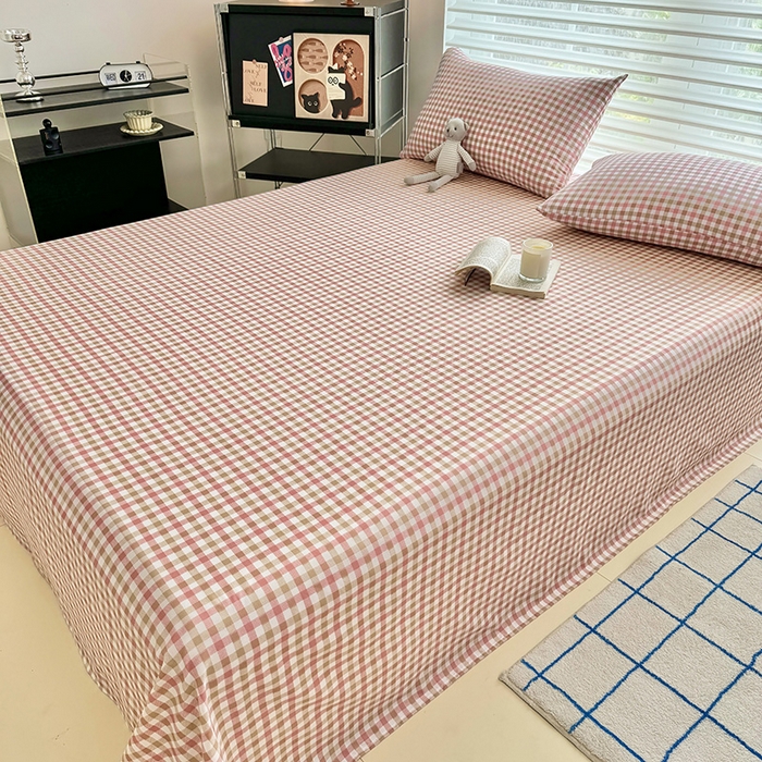 91家纺网 家纺一手货源 找家纺 十一家居 2025年新款ins无印风A类云朵亲肤水洗棉单床单——眠语系列 粉咖小格