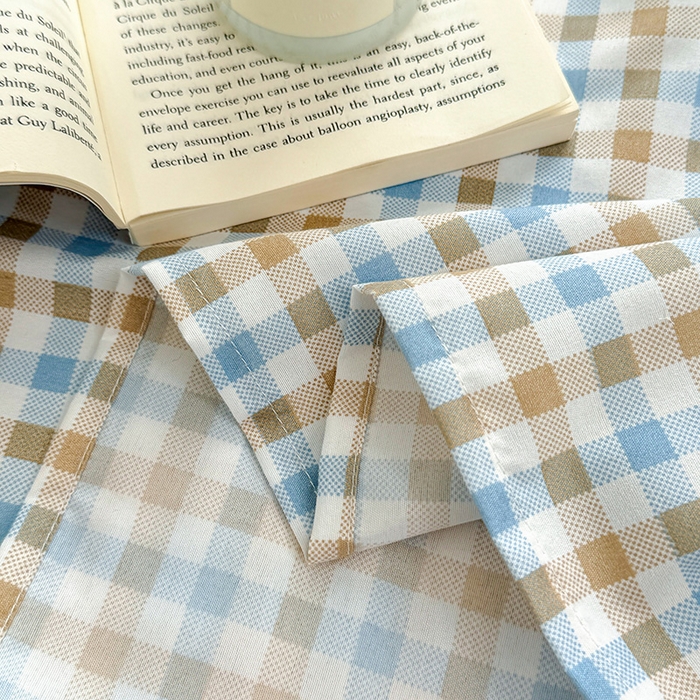 91家纺网 家纺一手货源 找家纺 十一家居 2025年新款ins无印风A类云朵亲肤水洗棉单床单——眠语系列 蓝咖小格