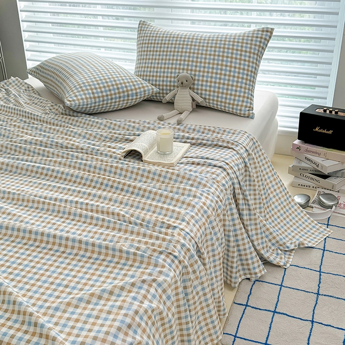 91家纺网 家纺一手货源 找家纺 十一家居 2025年新款ins无印风A类云朵亲肤水洗棉单床单——眠语系列 蓝咖小格