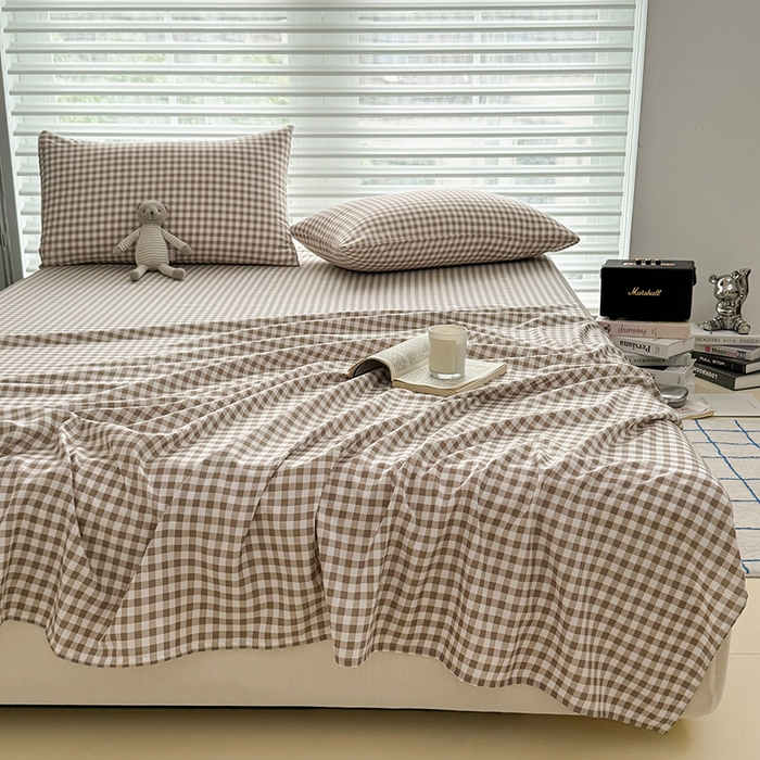 91家纺网 家纺一手货源 找家纺 十一家居 2025年新款ins无印风A类云朵亲肤水洗棉单床单——眠语系列 奶咖小格