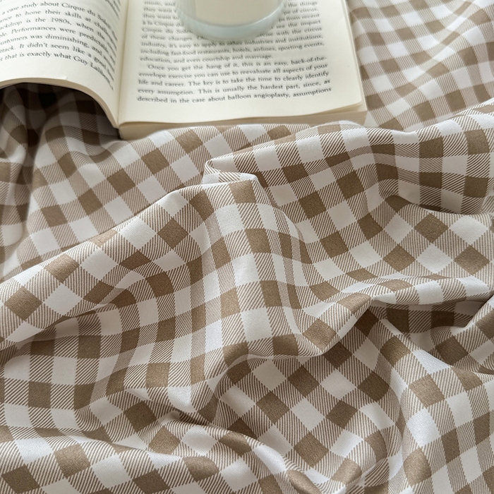 91家纺网 家纺一手货源 找家纺 十一家居 2025年新款ins无印风A类云朵亲肤水洗棉单床单——眠语系列 奶咖小格