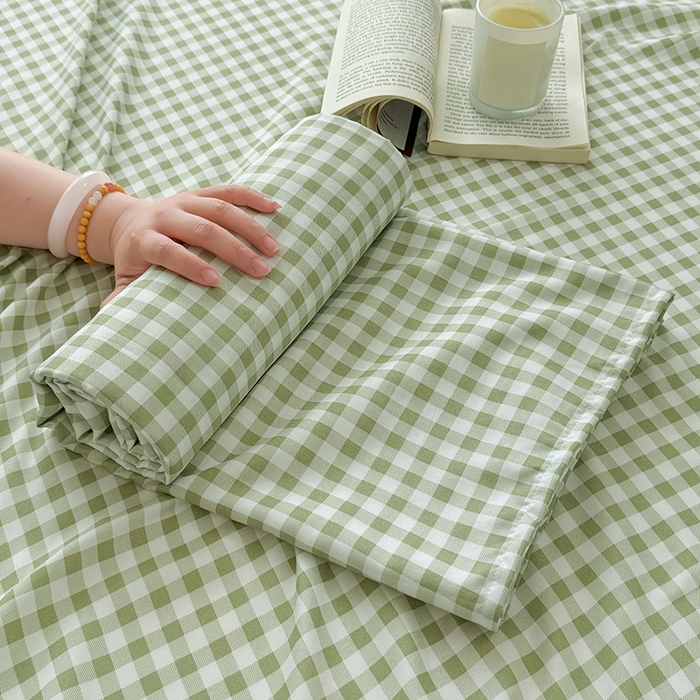 91家纺网 家纺一手货源 找家纺 十一家居 2025年新款ins无印风A类云朵亲肤水洗棉单床单——眠语系列 小绿格