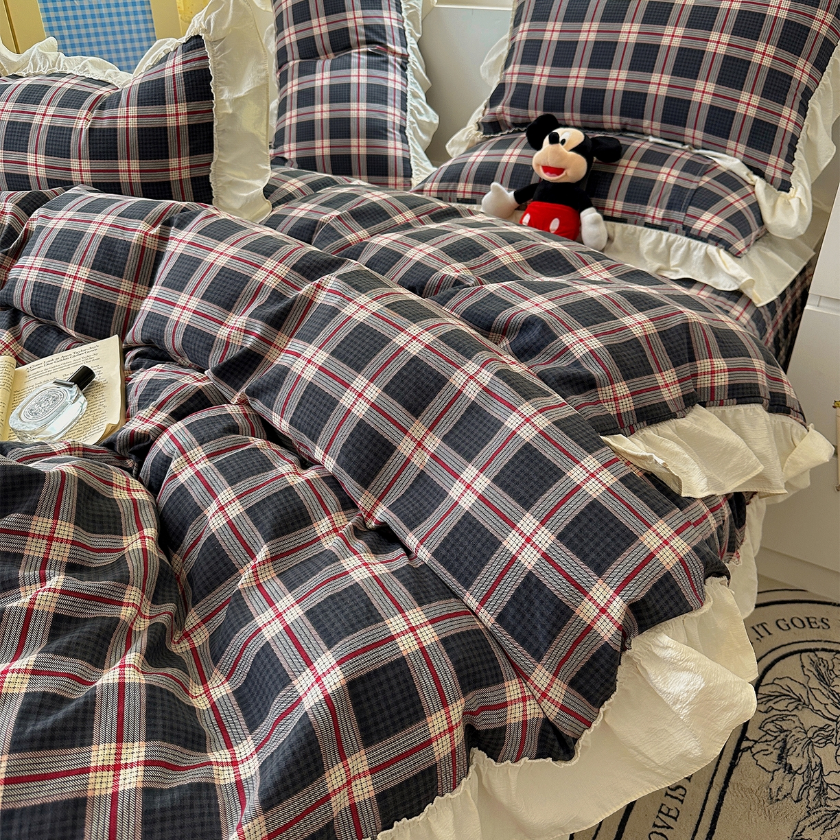 91家纺网 家纺一手货源 找家纺 美梦家纺2025新款皱皱纱花边被套床盖四件套 幻夜