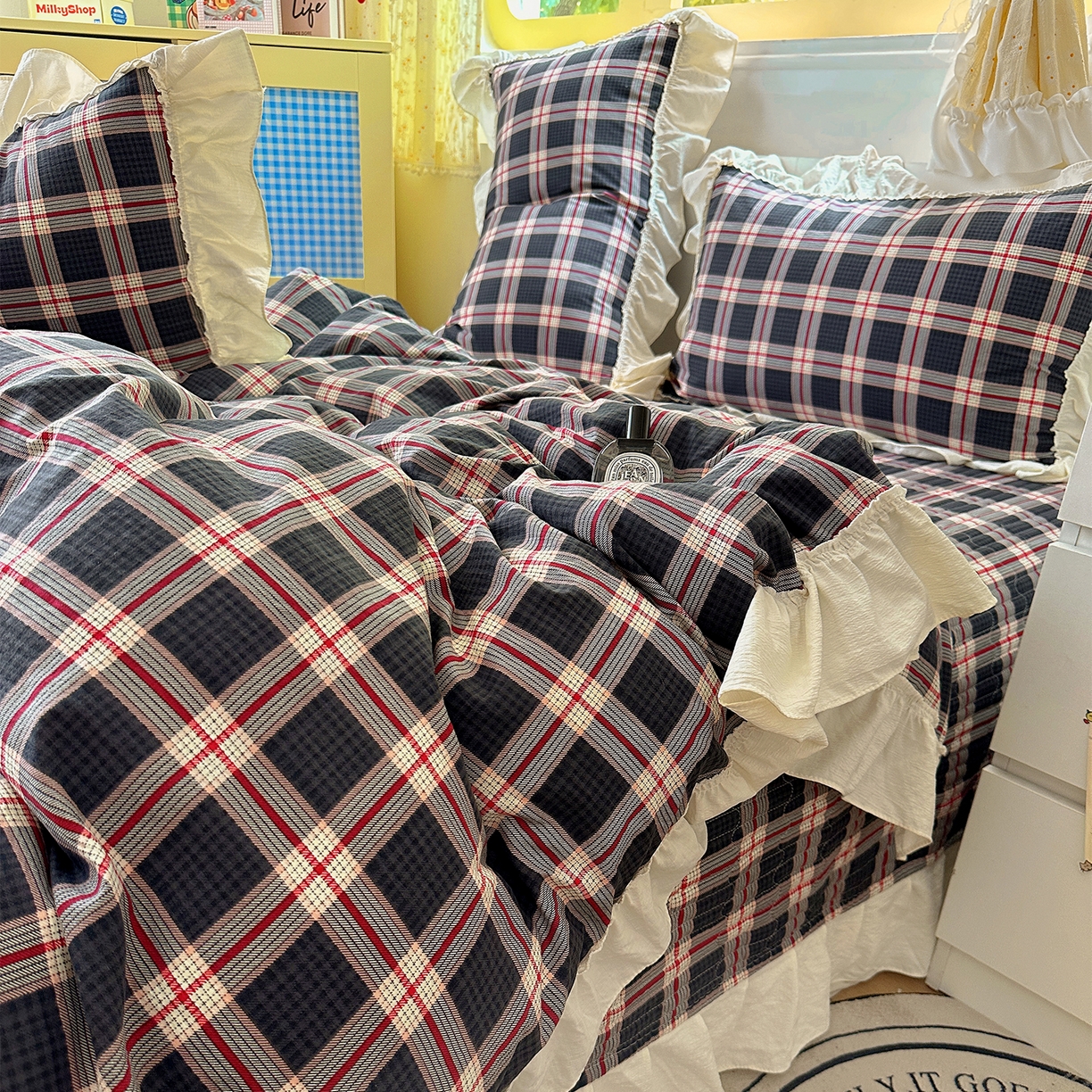 91家纺网 家纺一手货源 找家纺 美梦家纺2025新款皱皱纱花边被套床盖四件套 幻夜