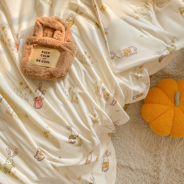 91家纺网 家纺一手货源 找家纺 小叮当家纺仓储工厂店 2025新款A类母婴级宝宝被子豆豆绒牛奶针织棉被子儿童豆豆被大豆被春秋被秋冬被 牛奶针织被-花丛小兔