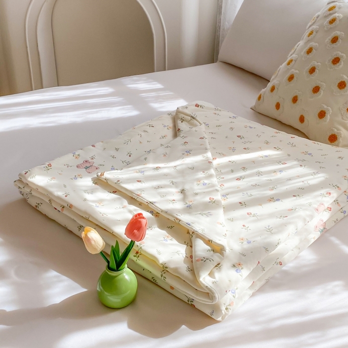 91家纺网 家纺一手货源 找家纺 小叮当家纺仓储工厂店 2025新款A类母婴级宝宝被子豆豆绒牛奶针织棉被子儿童豆豆被大豆被春秋被秋冬被 牛奶针织被-花间小熊