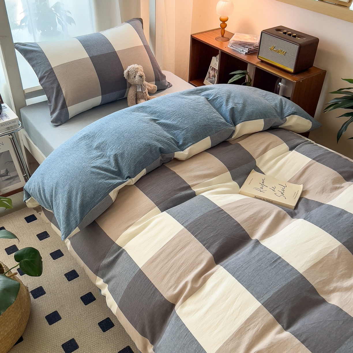 91家纺网 家纺一手货源 找家纺 宝士康家纺 2025春夏新款简约水洗棉学生三件套宿舍三件套上下铺三件套套件学生六件套套件（床单款） 深蓝大格