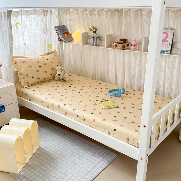 91家纺网 家纺一手货源 找家纺 拾物记 2025新款A类全棉纯棉棉印花学生宿舍三件套上下铺三件套-第二批 皇家学院-黄