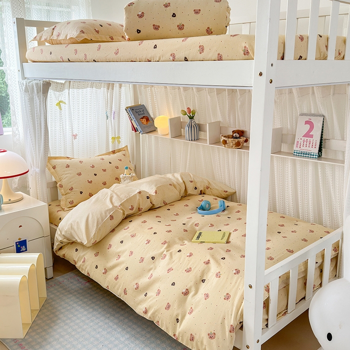 91家纺网 家纺一手货源 找家纺 拾物记 2025新款A类全棉纯棉棉印花学生宿舍三件套上下铺三件套-第二批 皇家学院-黄