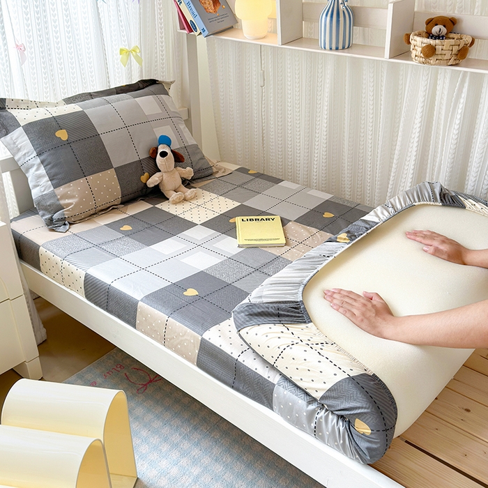 91家纺网 家纺一手货源 找家纺 拾物记 2025新款A类全棉纯棉棉印花学生宿舍三件套上下铺三件套-第二批 积木电台-咖