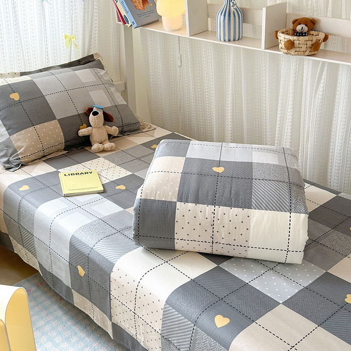 91家纺网 家纺一手货源 找家纺 拾物记 2025新款A类全棉纯棉棉印花学生宿舍三件套上下铺三件套-第二批 积木电台-咖