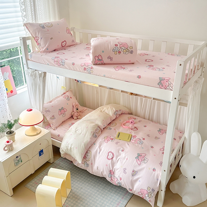 91家纺网 家纺一手货源 找家纺 拾物记 2025新款A类全棉纯棉棉印花学生宿舍三件套上下铺三件套-第二批 可乐贝儿