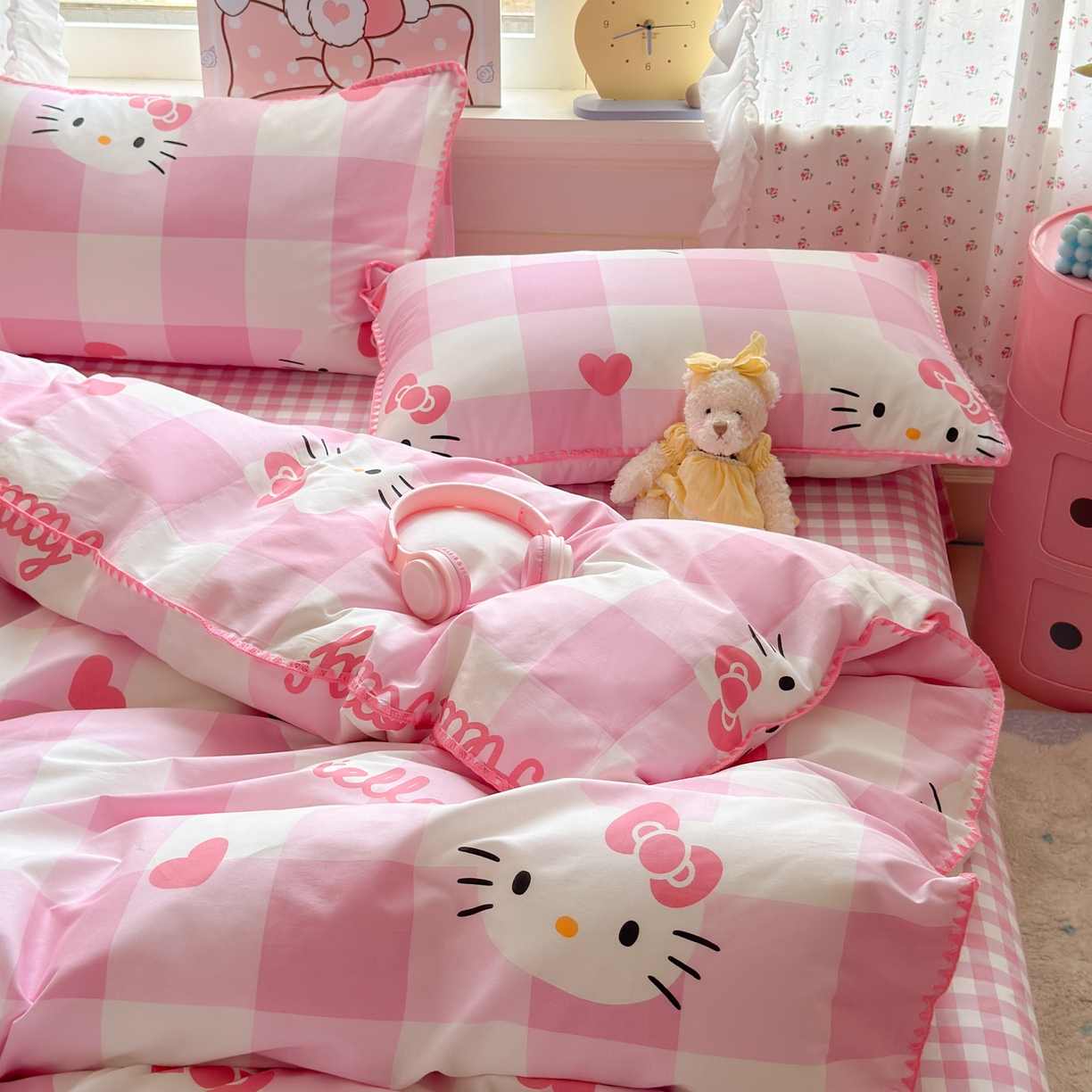 91家纺网 家纺一手货源 找家纺 （总）淑女公社家纺 2025春夏新款全棉纯棉正版三丽鸥KT猫系列四件套