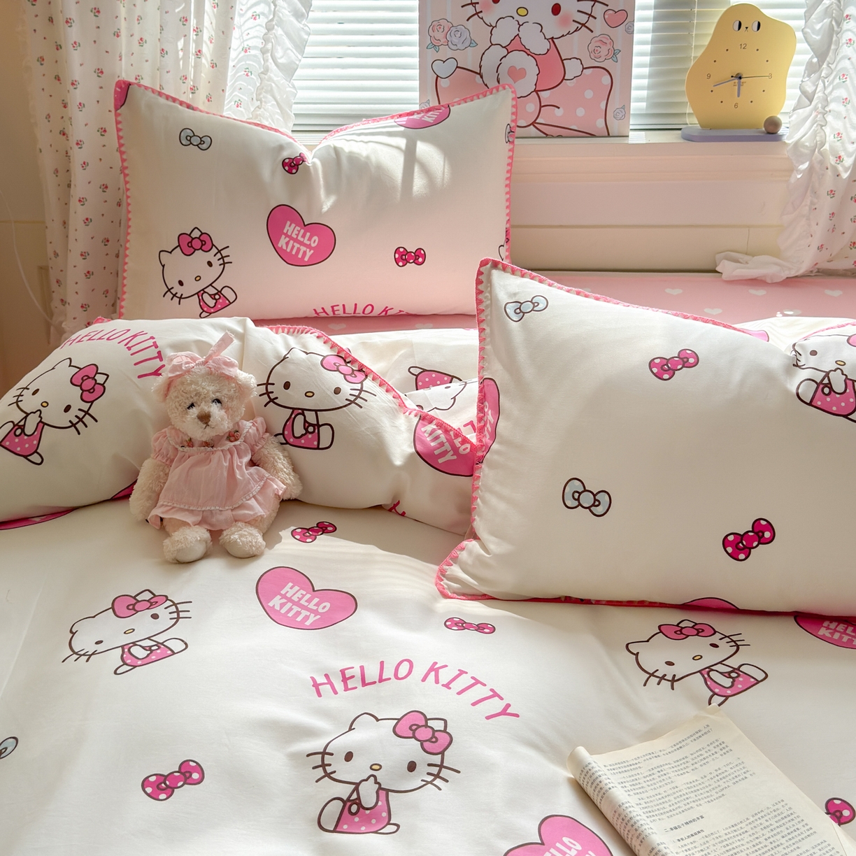 91家纺网 家纺一手货源 找家纺 淑女公社家纺 2025春夏新款全棉纯棉正版三丽鸥KT猫系列四件套 爱心KT