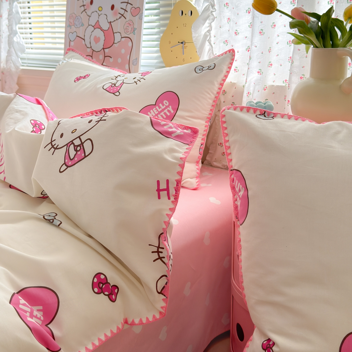 91家纺网 家纺一手货源 找家纺 淑女公社家纺 2025春夏新款全棉纯棉正版三丽鸥KT猫系列四件套 爱心KT