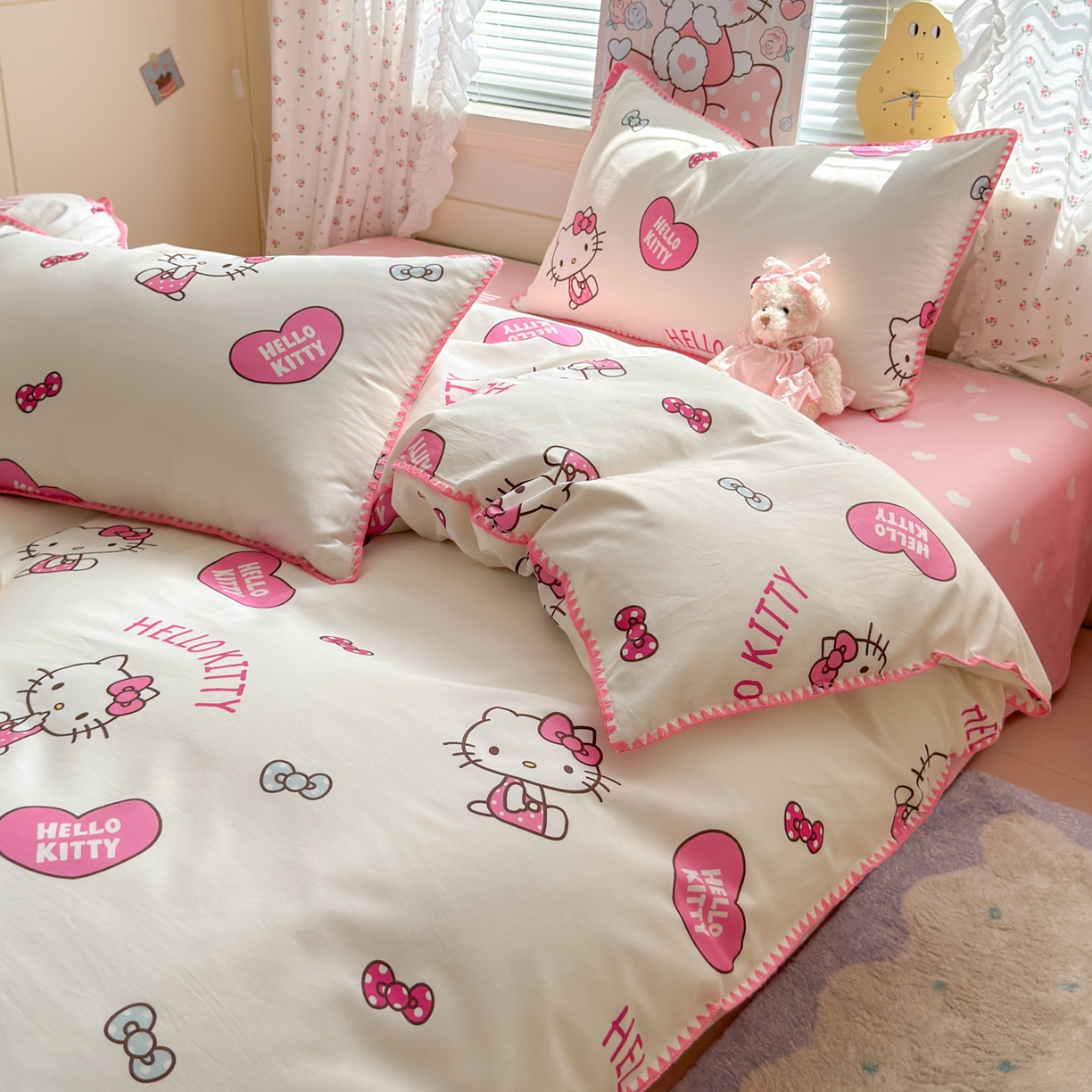 91家纺网 家纺一手货源 找家纺 淑女公社家纺 2025春夏新款全棉纯棉正版三丽鸥KT猫系列四件套 爱心KT