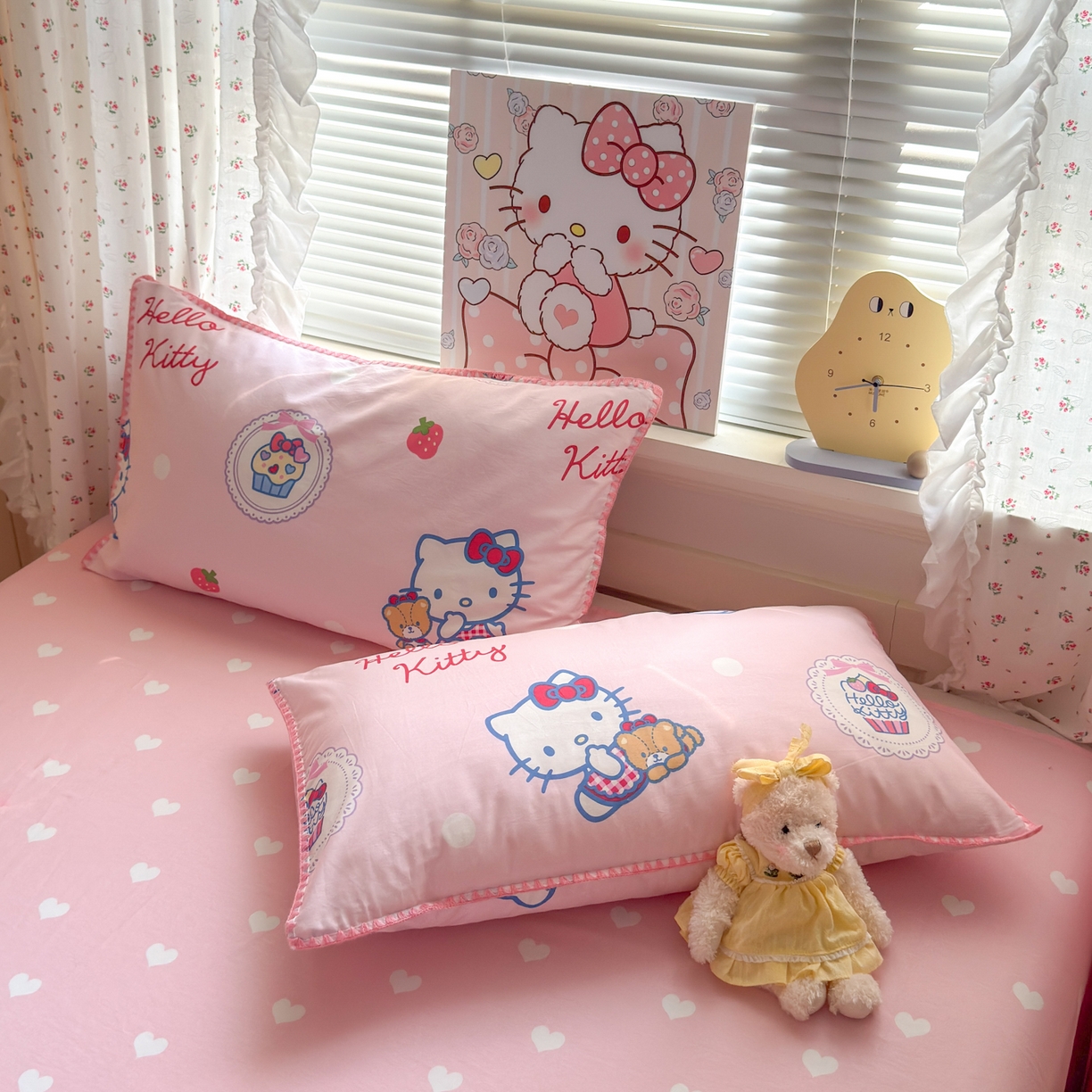 91家纺网 家纺一手货源 找家纺 淑女公社家纺 2025春夏新款全棉纯棉正版三丽鸥KT猫系列四件套 草莓KT