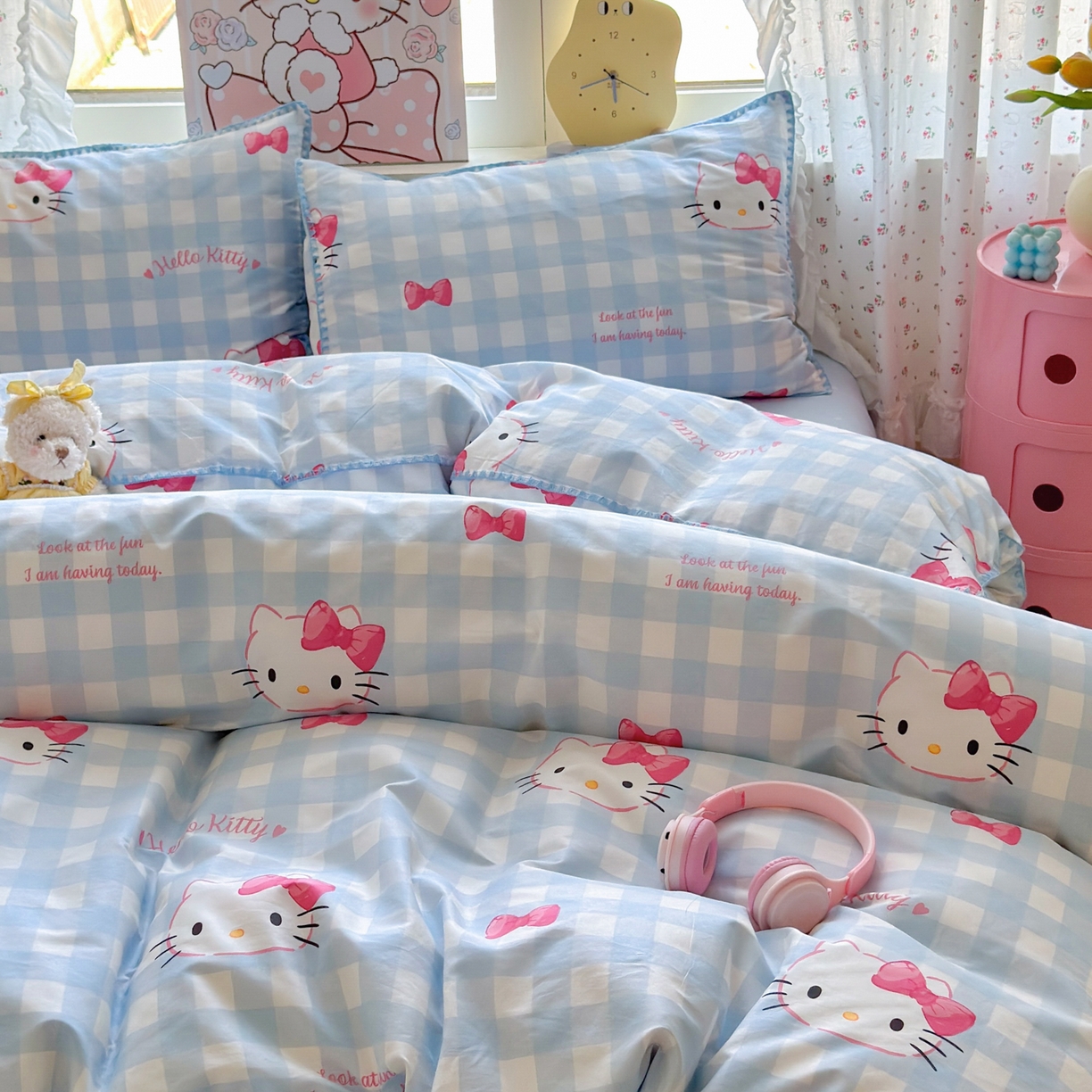 91家纺网 家纺一手货源 找家纺 淑女公社家纺 2025春夏新款全棉纯棉正版三丽鸥KT猫系列四件套 格子KT-蓝