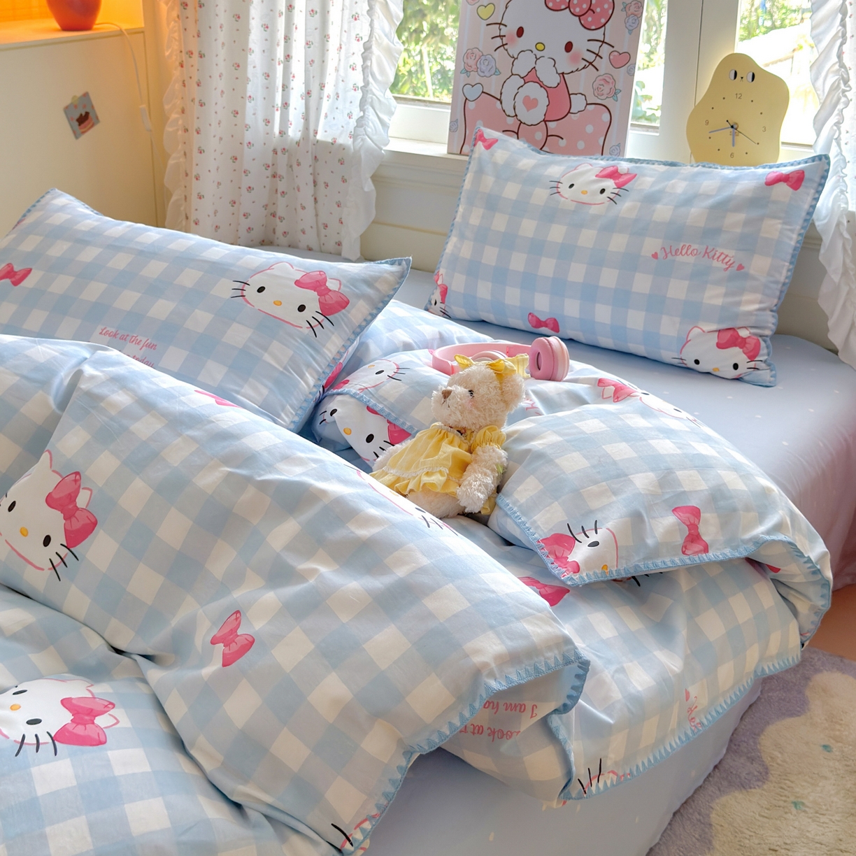 91家纺网 家纺一手货源 找家纺 淑女公社家纺 2025春夏新款全棉纯棉正版三丽鸥KT猫系列四件套 格子KT-蓝