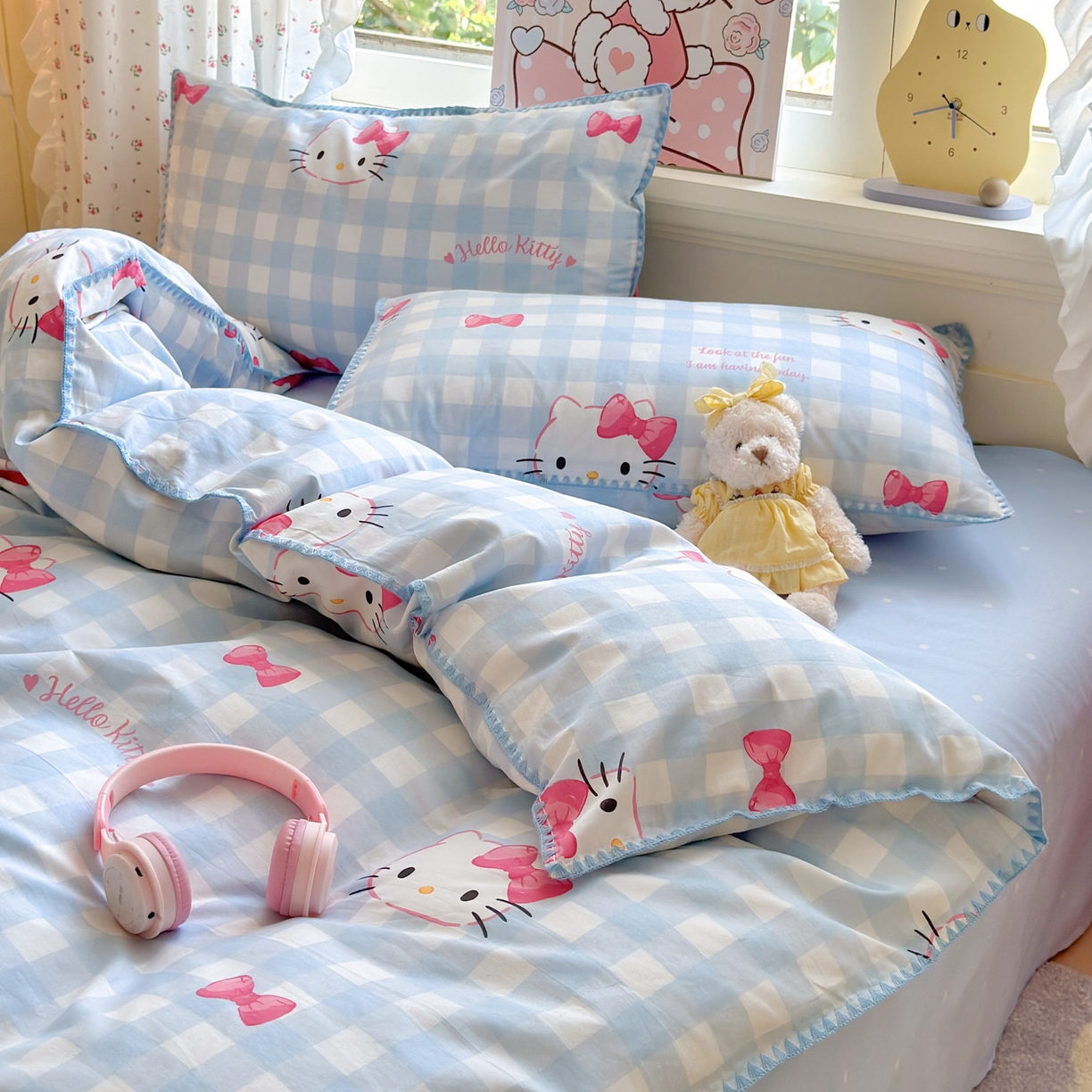 91家纺网 家纺一手货源 找家纺 淑女公社家纺 2025春夏新款全棉纯棉正版三丽鸥KT猫系列四件套 格子KT-蓝