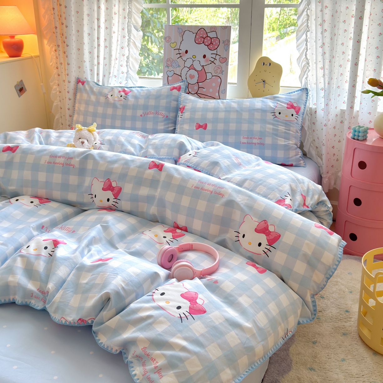 91家纺网 家纺一手货源 找家纺 淑女公社家纺 2025春夏新款全棉纯棉正版三丽鸥KT猫系列四件套 格子KT-蓝