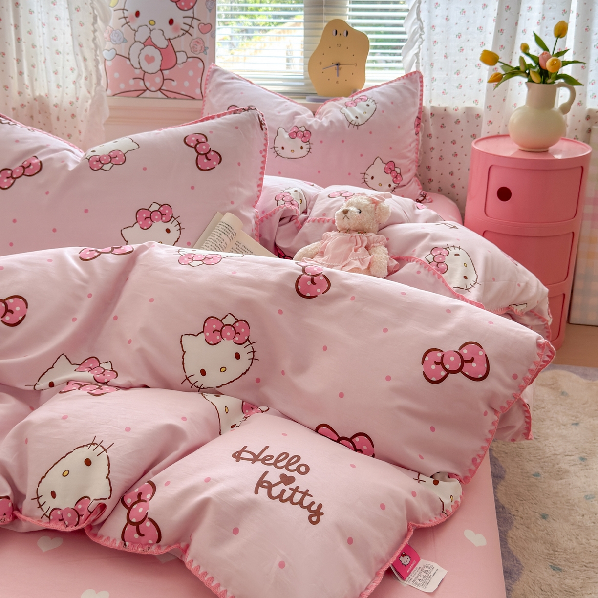 91家纺网 家纺一手货源 找家纺 淑女公社家纺 2025春夏新款全棉纯棉正版三丽鸥KT猫系列四件套 蝴蝶结KT