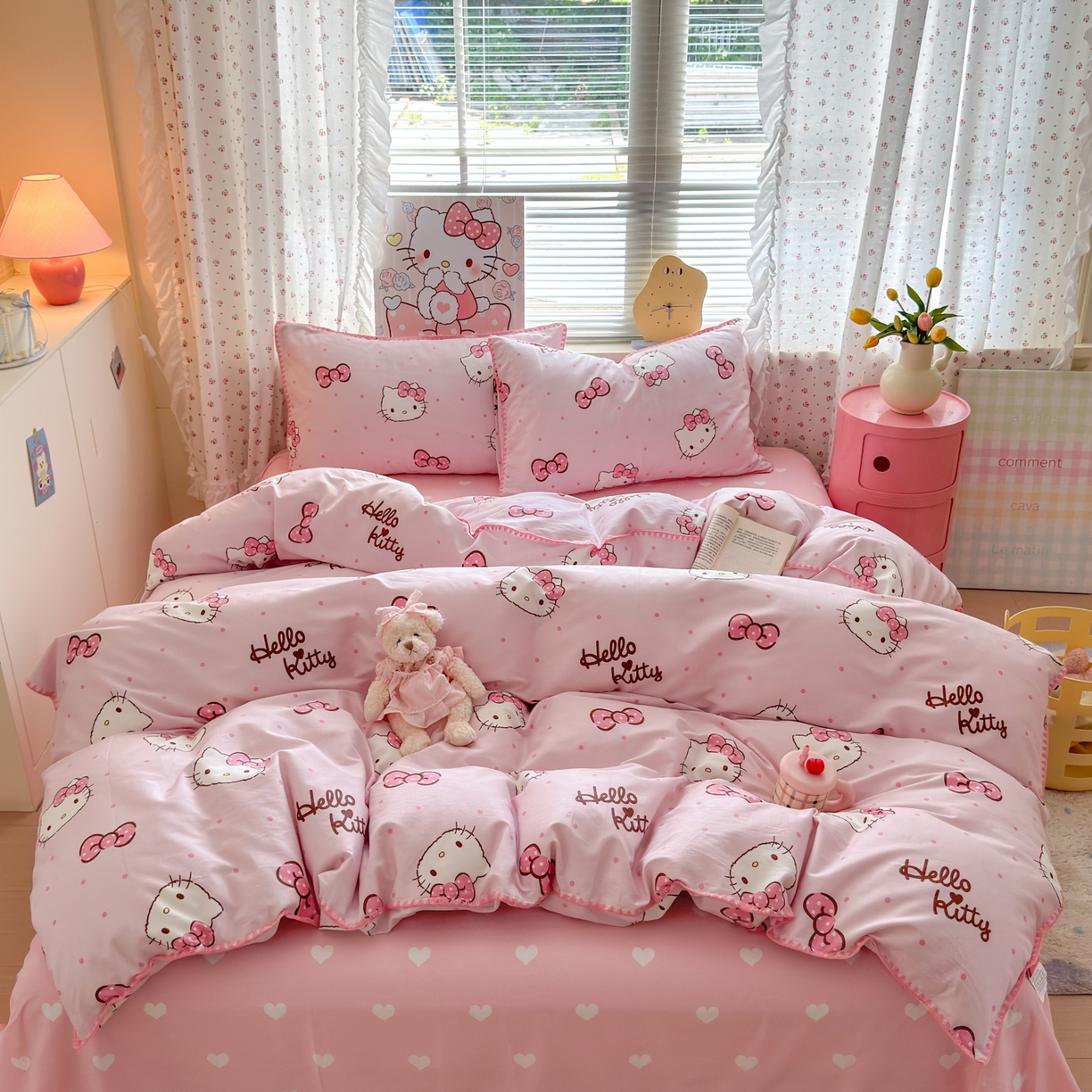 91家纺网 家纺一手货源 找家纺 淑女公社家纺 2025春夏新款全棉纯棉正版三丽鸥KT猫系列四件套 蝴蝶结KT