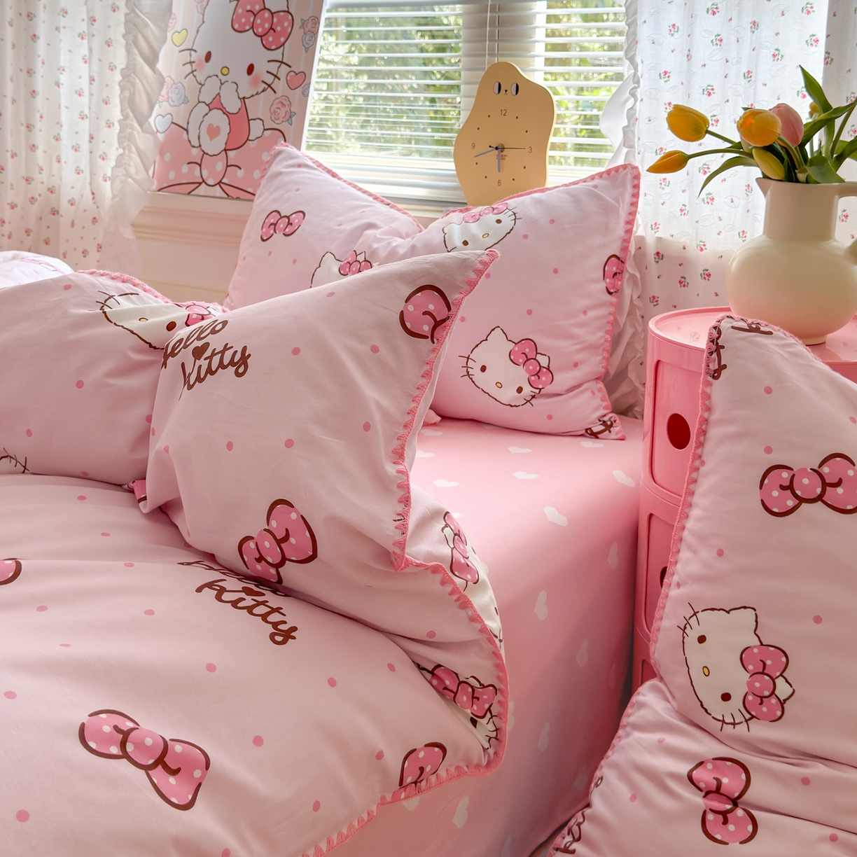 91家纺网 家纺一手货源 找家纺 淑女公社家纺 2025春夏新款全棉纯棉正版三丽鸥KT猫系列四件套 蝴蝶结KT