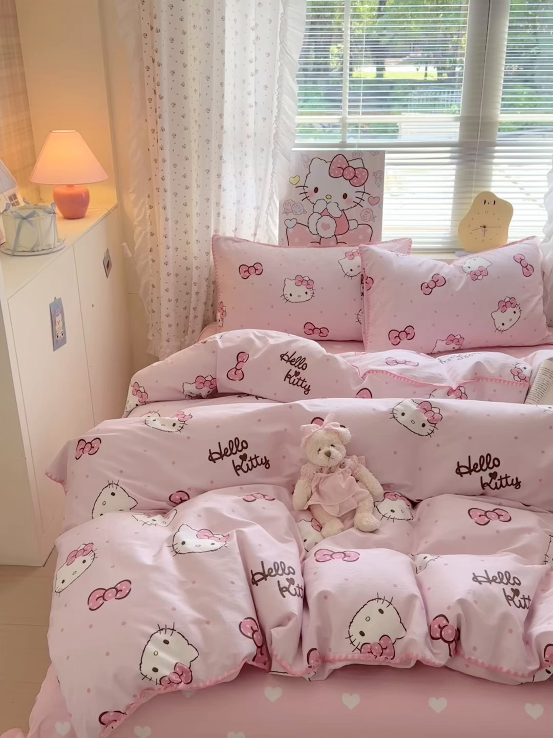 91家纺网 家纺一手货源 找家纺 淑女公社家纺 2025春夏新款全棉纯棉正版三丽鸥KT猫系列四件套 蝴蝶结KT