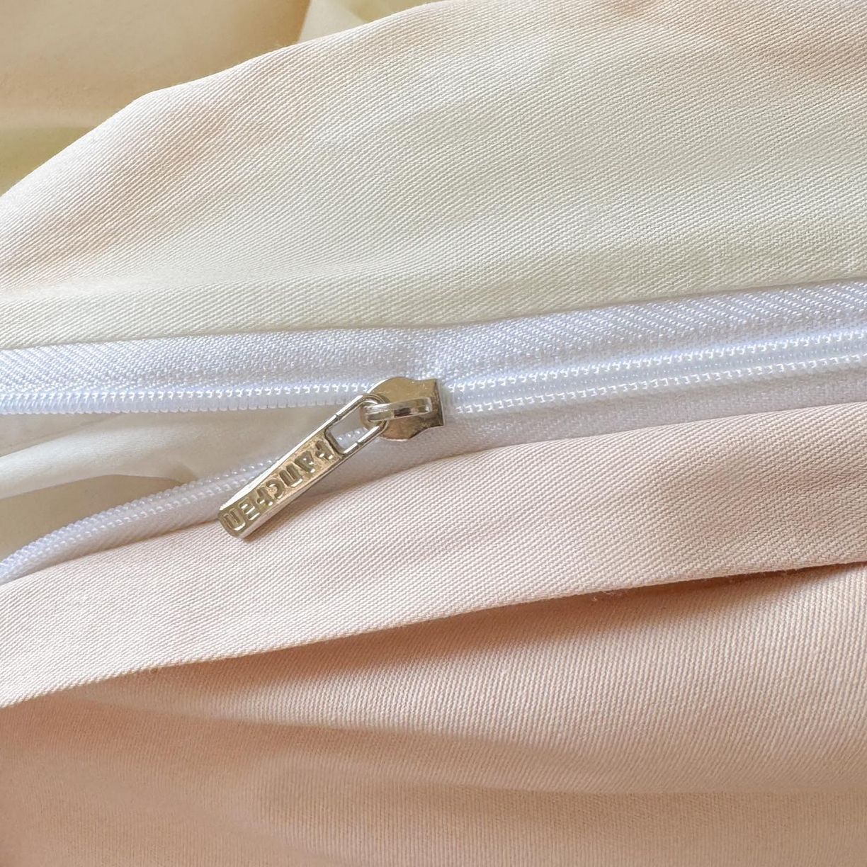 91家纺网 家纺一手货源 找家纺 涵宸2025新款全棉宿舍学生款三件套四件套 摩卡