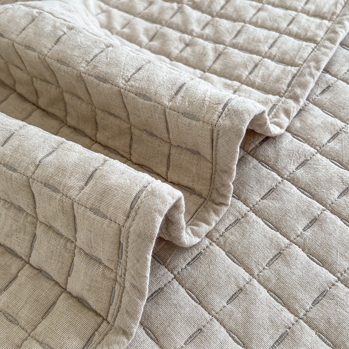 91家纺网 家纺一手货源 找家纺 沐纯家居  2025新款色织棉麻床盖 杏仁咖