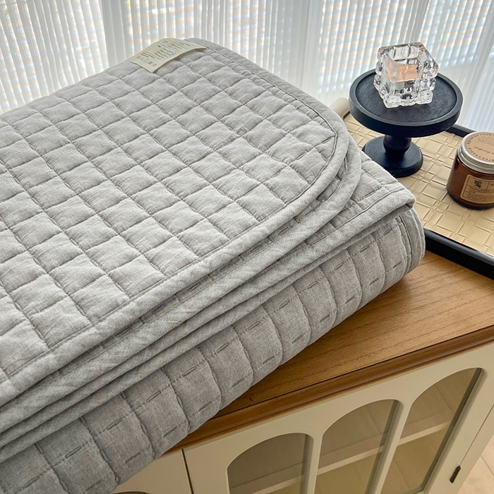 91家纺网 家纺一手货源 找家纺 沐纯家居  2025新款色织棉麻床盖 烟墨灰