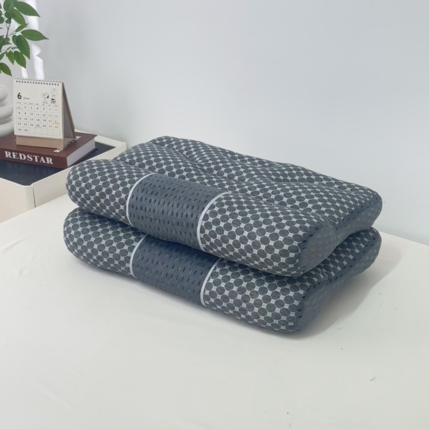 91家纺网 家纺一手货源 找家纺 （总）织布人 2025新款枕芯针织圆柱按摩SPA颈椎养护牵引枕头枕芯家用防落枕枕芯