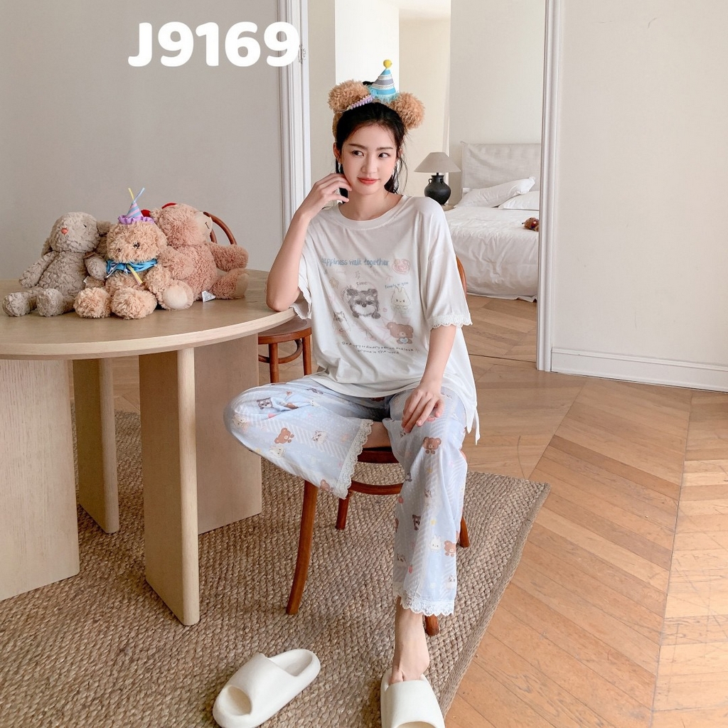 91家纺网 家纺一手货源 找家纺 （总）妍景家居生活馆 2025新款女士短袖长裤睡衣卡通印花宽松休闲可外穿家居服套装-夏目轻歌蓝色