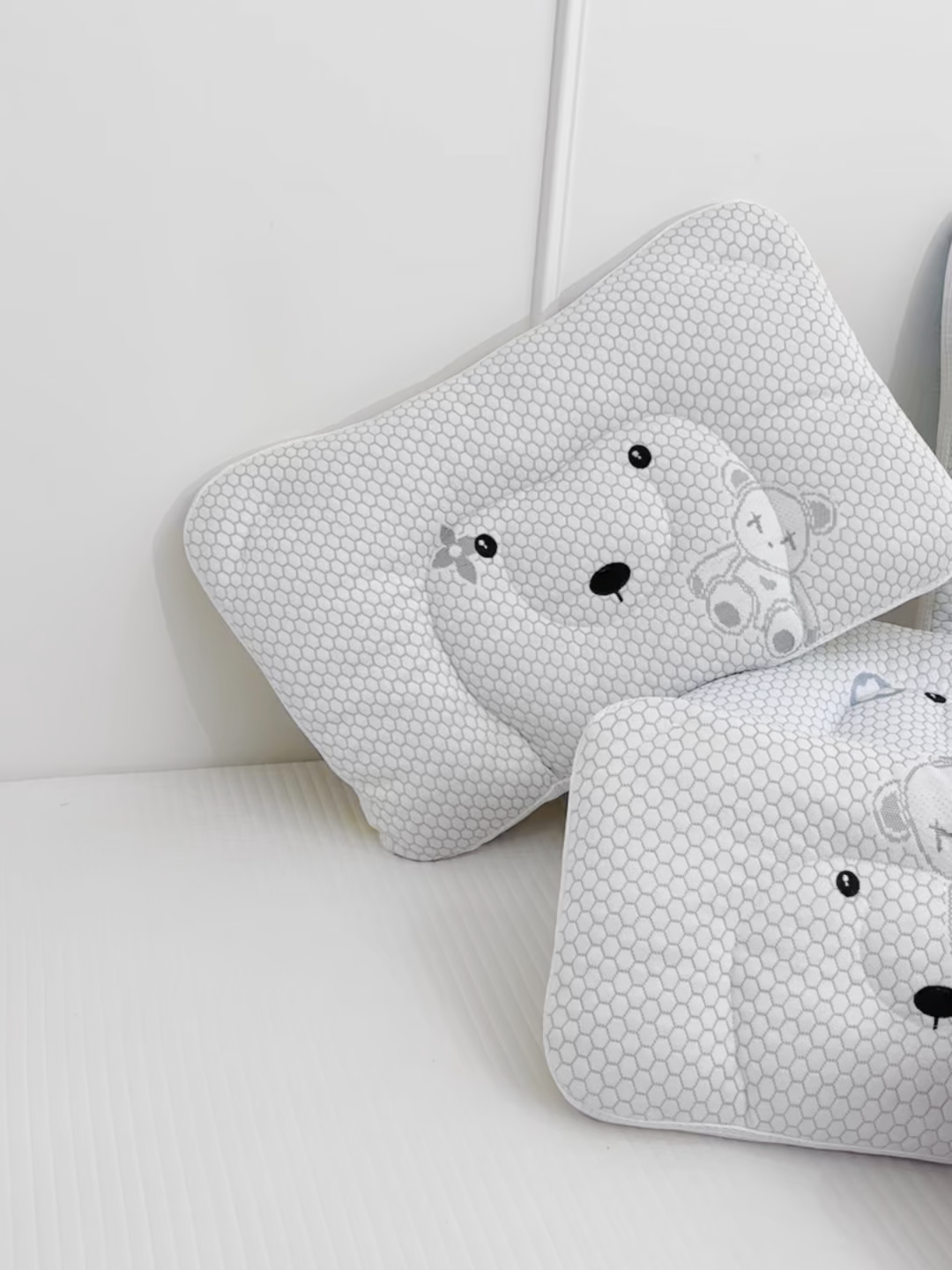 91家纺网 家纺一手货源 找家纺 织布人 2025新款枕芯双面可用儿童枕学生枕头枕芯A版凉豆豆B版全棉卡通枕芯 冰冰熊-小汽车 30x50cm 儿童枕/只