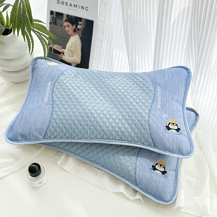 91家纺网 家纺一手货源 找家纺 织布人 2025新款荞麦枕夏凉枕冰豆豆凉感丝枕头茶香枕儿童学生宿舍枕头枕芯 冰豆豆凉感丝-小企鹅茶香枕 33x53cm/只