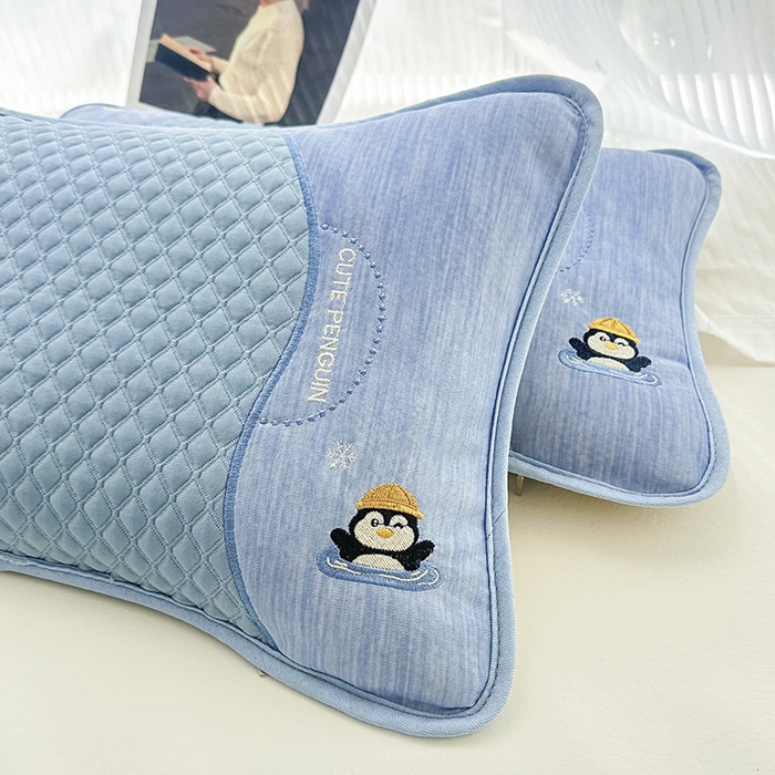 91家纺网 家纺一手货源 找家纺 织布人 2025新款荞麦枕夏凉枕冰豆豆凉感丝枕头茶香枕儿童学生宿舍枕头枕芯 冰豆豆凉感丝-小企鹅茶香枕 33x53cm/只