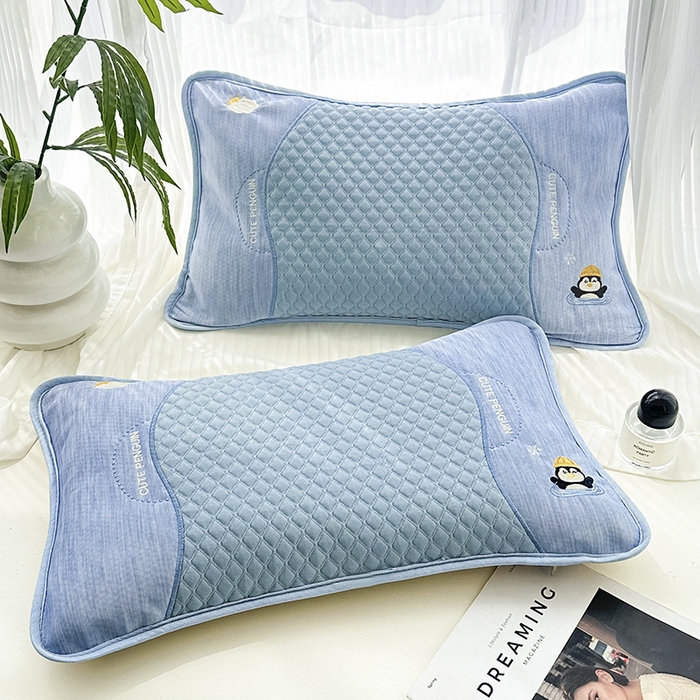 91家纺网 家纺一手货源 找家纺 织布人 2025新款荞麦枕夏凉枕冰豆豆凉感丝枕头茶香枕儿童学生宿舍枕头枕芯 冰豆豆凉感丝-小企鹅茶香枕 33x53cm/只