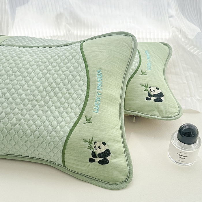 91家纺网 家纺一手货源 找家纺 织布人 2025新款荞麦枕夏凉枕冰豆豆凉感丝枕头茶香枕儿童学生宿舍枕头枕芯 冰豆豆凉感丝-熊猫竹茶香枕 33x53cm/只