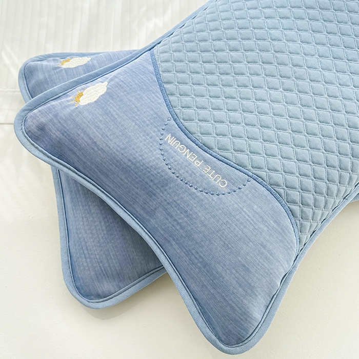 91家纺网 家纺一手货源 找家纺 织布人 2025新款荞麦枕夏凉枕冰豆豆凉感丝枕头茶香枕儿童学生宿舍枕头枕芯 冰豆豆凉感丝-小企鹅荞麦枕 33x53cm/只