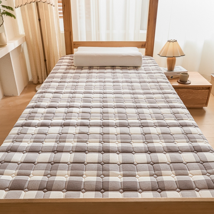 91家纺网 家纺一手货源 找家纺 （总）暖季2025新款A类无印风学生款 棉花床垫