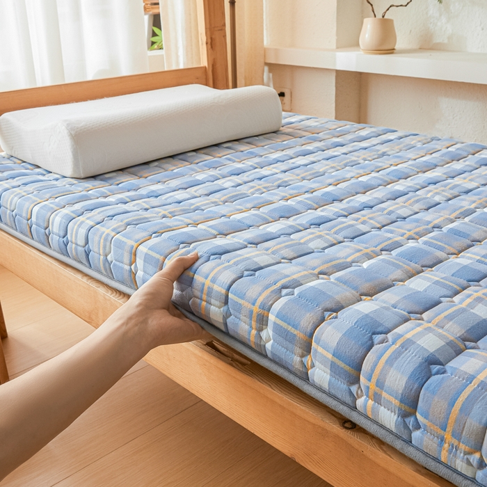 91家纺网 家纺一手货源 找家纺 暖季2025新款A类无印风学生款 棉花床垫 简兮蓝