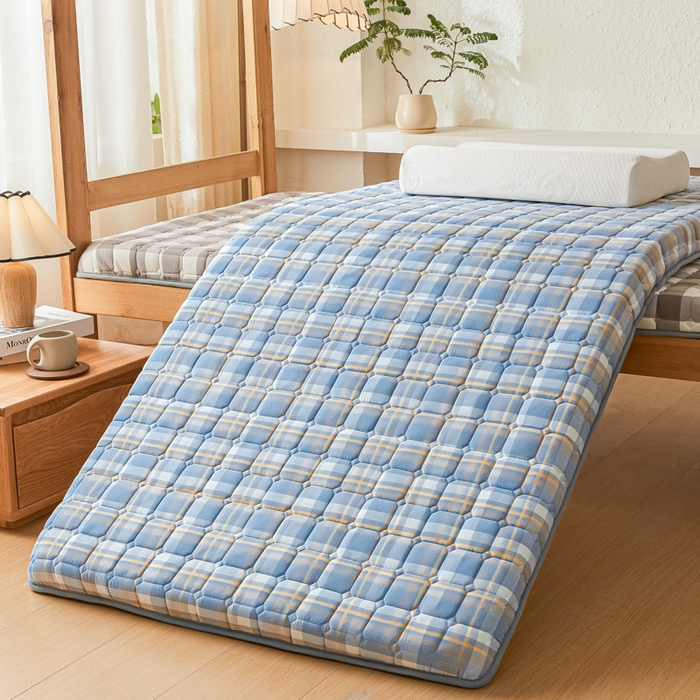 91家纺网 家纺一手货源 找家纺 暖季2025新款A类无印风学生款 棉花床垫 简兮蓝