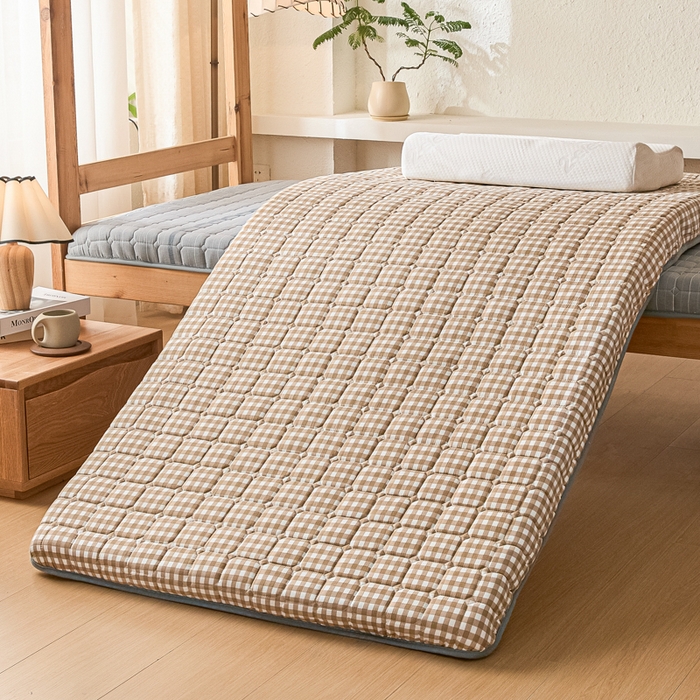 91家纺网 家纺一手货源 找家纺 暖季2025新款A类无印风学生款 棉花床垫 咖小格